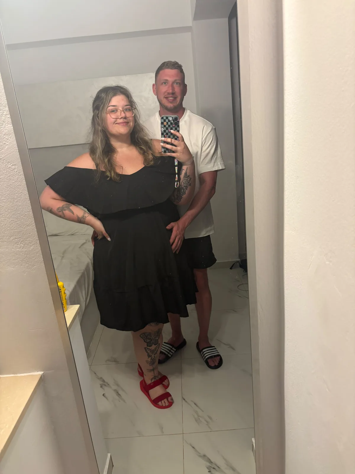 Mirror selfie before a night out