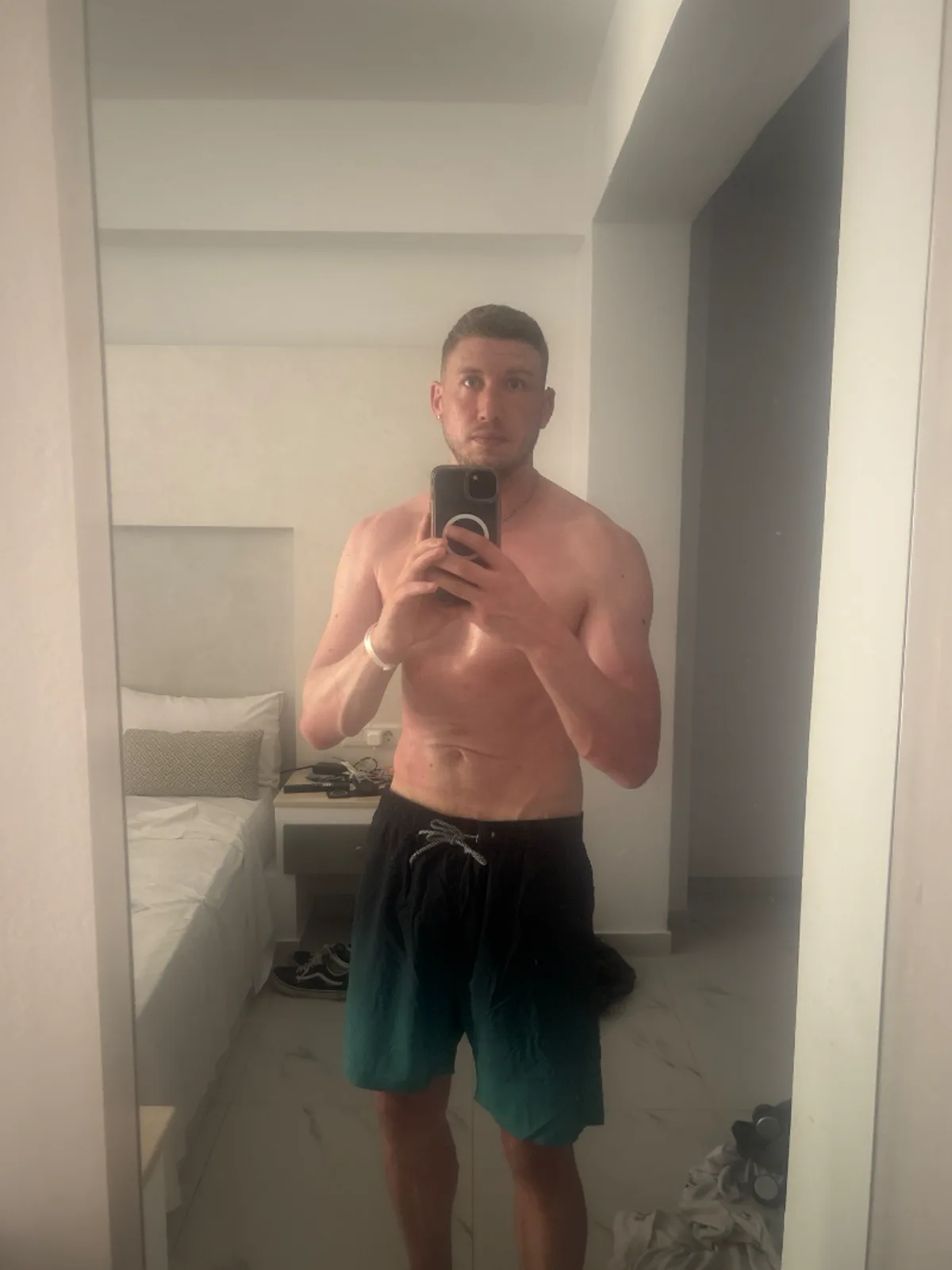 Progress photo 3: mirror selfie in a hotel room on holiday